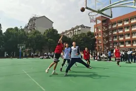 迎着凌晨四点的启明星跑步，篮球少年勇敢追梦图片