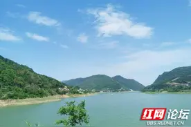 一个家最好的气质是什么？回乡后兄弟姐妹间一个拥抱全明白图片