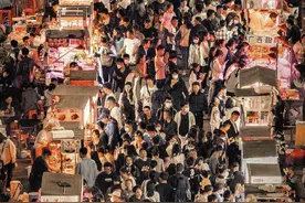 多地有条件放开摆摊，专家：有利于恢复城市经济活力图片