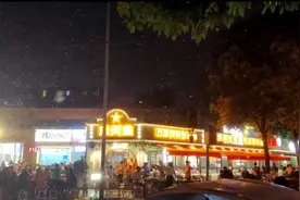 成都杨絮纷飞，何时才能结束？图片