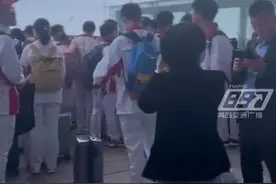 山东高中生平均身高1米8引热议，妈妈：1米83在班里不算高图片