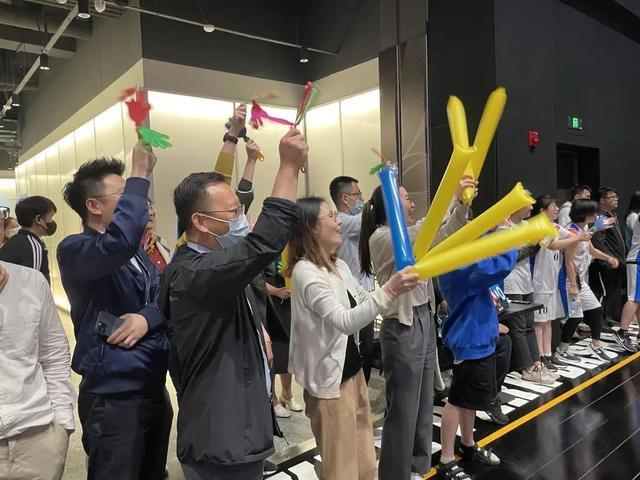 这场金融白领篮球挑战赛，谁是冠军？