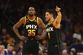 见过像KD这样0罚球砍40分的球员？布克：没有 他的效率在另一档图片