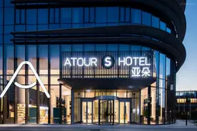 陌生男闯女住客房间的亚朵酒店：店内曾发生刑案，去年刚上市图片