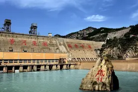 砥砺本是两块磨刀石图片