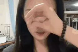 她的眼睛真的会“发光”！网友：你知不知道自己有多酷？图片