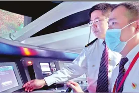 中国最大高铁“驾校”每年培训3万人图片