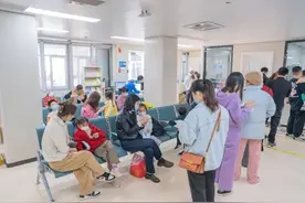 嗓子疼是新冠吗？“二阳”上热搜！会引发规模感染吗？专家回应图片