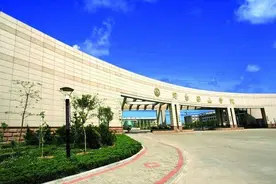 烟台南山学院：探索产教融合协同育人新路径图片