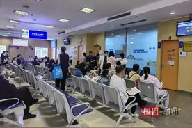 左眼远视未重视，男孩双眼视力相差600度图片