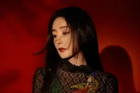 热搜爆了！杨姓女演员宣布图片