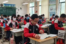 郑州一中众意路校区九年级师生齐心协力冲刺中考图片