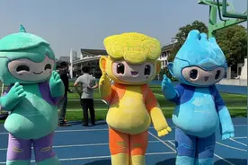毕业照怎么拍？杭州这所中学和亚运吉祥物一起拍图片