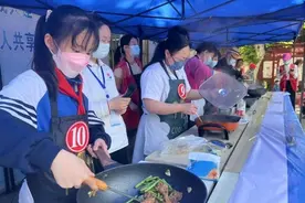 11岁女孩闯进社区厨艺大赛，“豆角炒肉”让评委们“烹”然心动图片