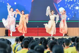 文艺演出、DIY美食节，这场校园文化艺术节让高中生们玩嗨啦！图片