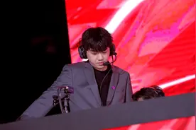 王者荣耀国家队御用主教练？奶茶时隔五年再带队图片