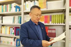 东莞市弘林高级中学校长王遵义：“没有爱就没有教育”图片
