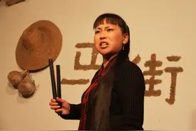 河南坠子名家的“第二舞台”：直播吸粉百万，打赏成“新票房”图片