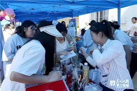 从玩中学本领！昆明卫生职业学院职业教育活动周启动图片