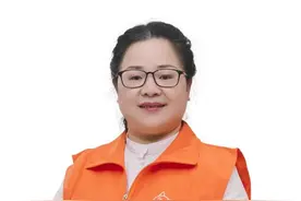 “海豚妈妈”方日飞的爱心故事图片