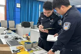 老人纳闷家里的固定电话怎会一直占线？原来被诈骗分子“移花接木”至境外图片