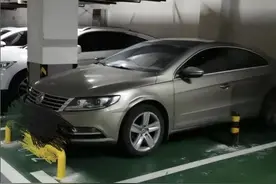 女子霸停车位数月拒绝挪车，还要“看合同”！沟通无果，业主一怒直接焊死……图片