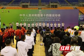 十四届全运会未完赛群众赛事气排球项目青年男子组预赛在株洲开赛图片