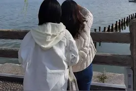 “倔强”的岳母图片