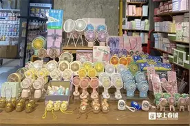 记者走访昆明学校周边商店……你手中的小风扇可能问题不小图片