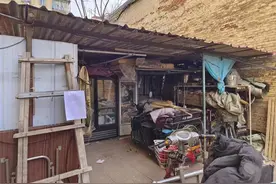 圈地种菜、搭棚堆废品，居委会数次上门劝说终被清理图片