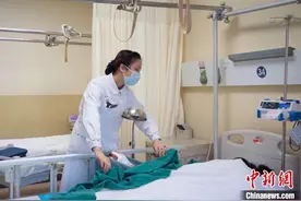 广西专科护士坚守临床一线  研发专利助力临床治疗图片