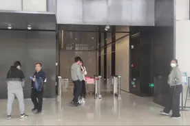 独家丨实探ZEKU解散现场：“昨晚还在加班，醒来公司没了”图片