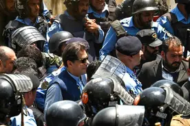 外媒：巴基斯坦法院准予前总理伊姆兰·汗两周保释图片