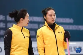 全国冰壶冠军赛：黑龙江队晋级八强图片