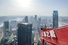 夜雨丨张刚：云端之眼图片