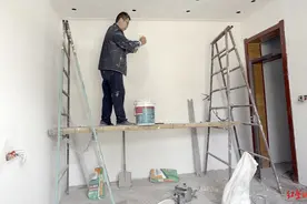 “大学生掏鸟案”回访：另一当事人去年8月已出狱，在狱中常看动物类节目，自学动物分类学图片