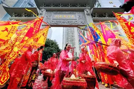 热闹非凡！天河石牌迎妈祖诞，百人队伍巡游祈福图片