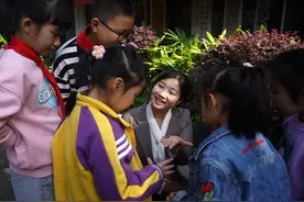 （新华全媒＋）“童伴妈妈” 陪伴留守儿童成长图片