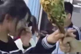 考试后老师请全班同学吃烧烤图片