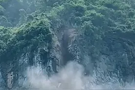 官方回应“张家界天门山景区塌方”：有石头掉落正在处置，可正常游览图片