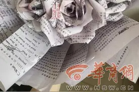 母亲节记者街头采访多名市民 晒晒妈妈们收到的爱图片