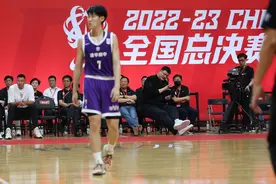 中国高中篮球联赛：回浦中学雅礼中学分获男女子组冠军图片