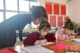“林海小镇”女大学生3年村官路：探索家乡变富变美秘籍图片