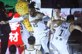 （体育）篮球——CBA总决赛：辽宁本钢对阵浙江稠州金租(4)图片