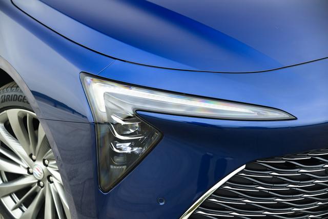 别克也卷起来了！新一代君越刚上市，20W左右就有这配置，哪款香?