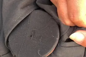 杭州“天衣无缝”小摊一摆就是20年 一针一线织补城市温情图片