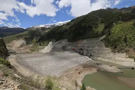 （国际）巴基斯坦苏吉吉纳里水电站实现大坝封顶图片