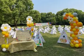 瞧！西渡浦江居委携手“小小绘画家们”把夏天装进帐篷啦！图片