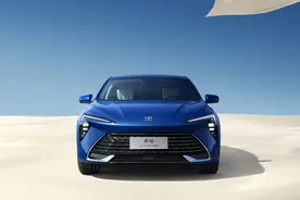 比现款便宜4万，别克新君越“掀”了合资B级的桌图片