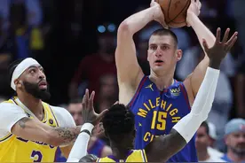 约基奇大号三双，浓眉空砍40分！掘金132-126湖人，大比分1-0领先！图片